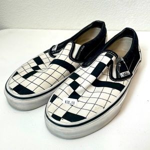Vans slip on crossword puzzle pattern Men US 4.5 / Women US 6